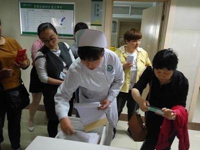 漯河市郾城區(qū)衛(wèi)生計生委強化基層醫(yī)療機構(gòu)優(yōu)質(zhì)護(hù)理服務(wù)